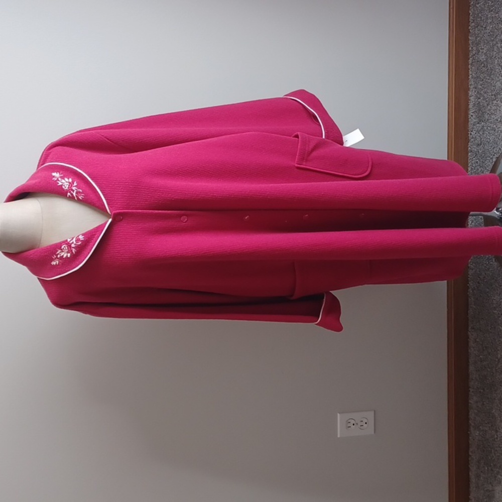 NWT-Barbizon Ruby Robe 3X